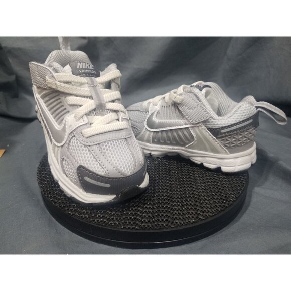 Nike Boys Vomero 5 (TD) Sneakers Mesh Pure Platinum Silver Size 7 NEW IN BOX! - Picture 1 of 11